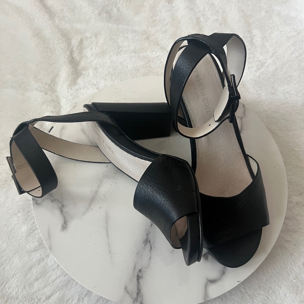 Women's Kenneth Cole New York Toren Ankle Strap Sandal: Pre-Owned